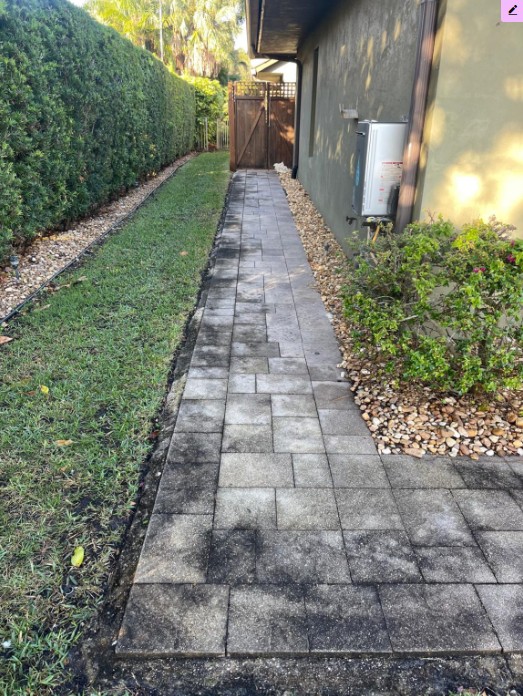pressure-cleaning-near-me-walkway-miami